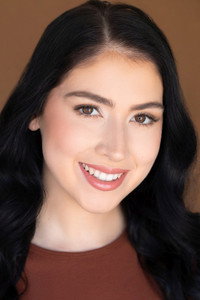 الممثل Natalie Veater