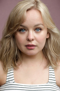 الممثل Nicola Coughlan