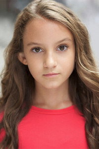 الممثل Nita-Josée Hanna