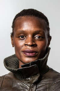 الممثل Okwui Okpokwasili