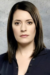 الممثل Paget Brewster