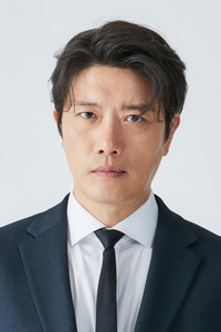 الممثل Park Hee-soon