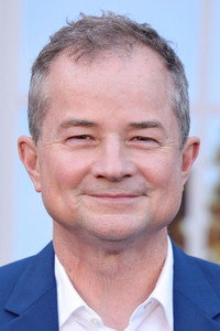 المخرج Paul William Davies
