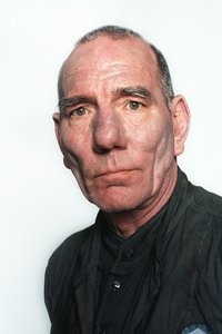 الممثل Pete Postlethwaite