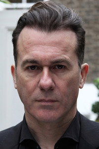 المخرج Peter Sullivan