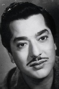 الممثل Pradeep Kumar