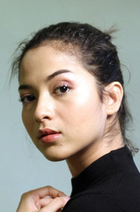 الممثل Putri Marino