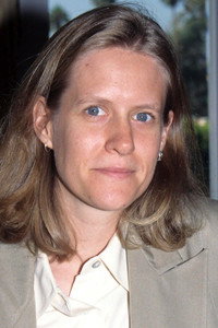 المخرج Rebecca Asher