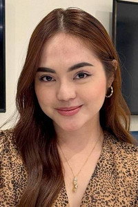 الممثل Rhian Rivera