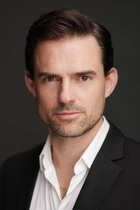 الممثل Richard Cambridge