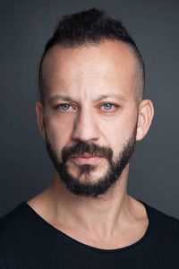 الممثل Riza Kocaoglu