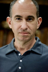 المخرج Robert C. Cooper