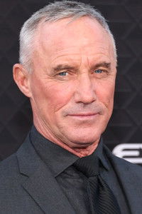 الممثل Robert John Burke
