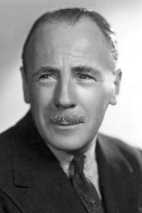 الممثل Roland Young