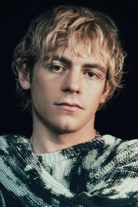 الممثل Ross Lynch