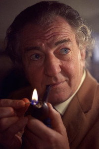 الممثل Rupert Davies