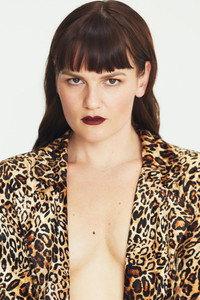 الممثل Sarah Booth