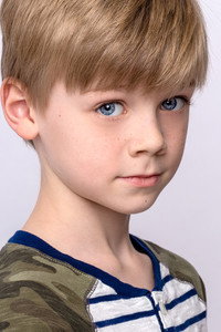 الممثل Sawyer Jones