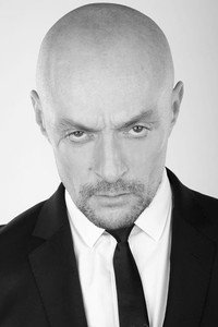 الممثل Sean Cronin