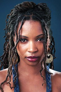 الممثل Shanola Hampton