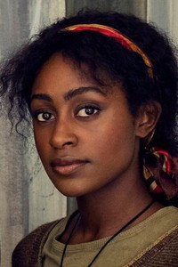 الممثل Simona Brown