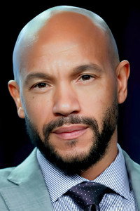 الممثل Stephen Bishop