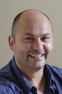 الممثل Steve Bastoni