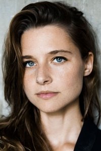 الممثل Svenja Jung