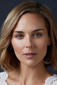 الممثل Tanya van Graan