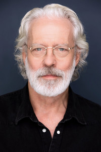 الممثل Terrence Mann