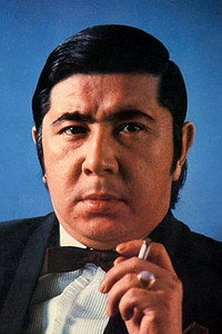 الممثل Tomisaburô Wakayama