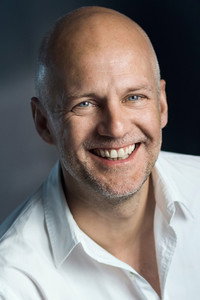 الممثل Troels Lyby