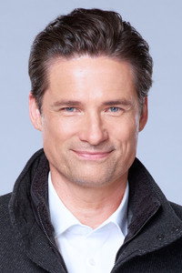 الممثل Warren Christie