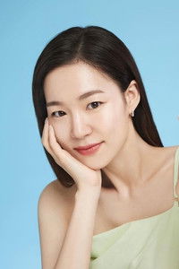 الممثل Yeri Han