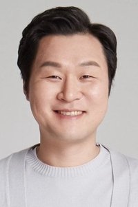 الممثل Yoon Kyung-ho