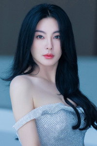 الممثل Yuqi Zhang